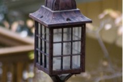 apple-tree-inn-lamp-post